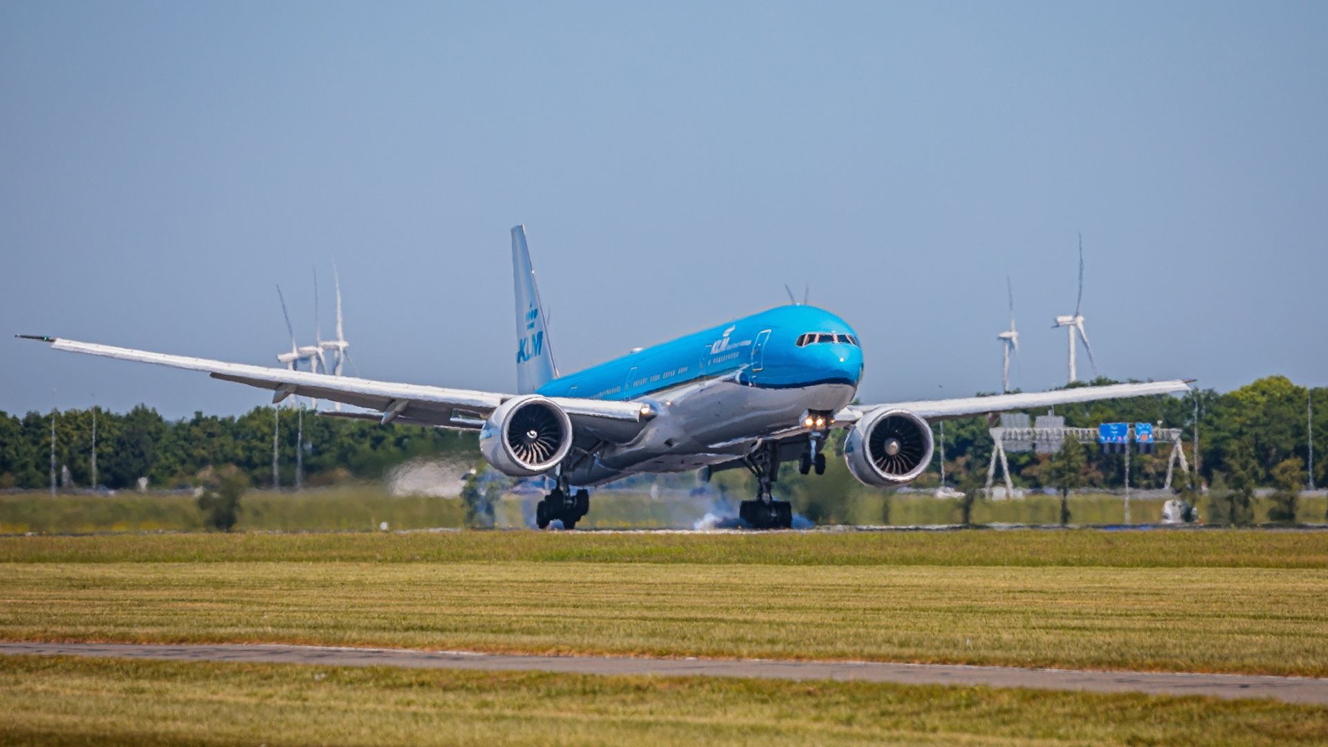 KLM Restarts Middle East Flights As Rivals Extend Suspensions Over Safety Fears
