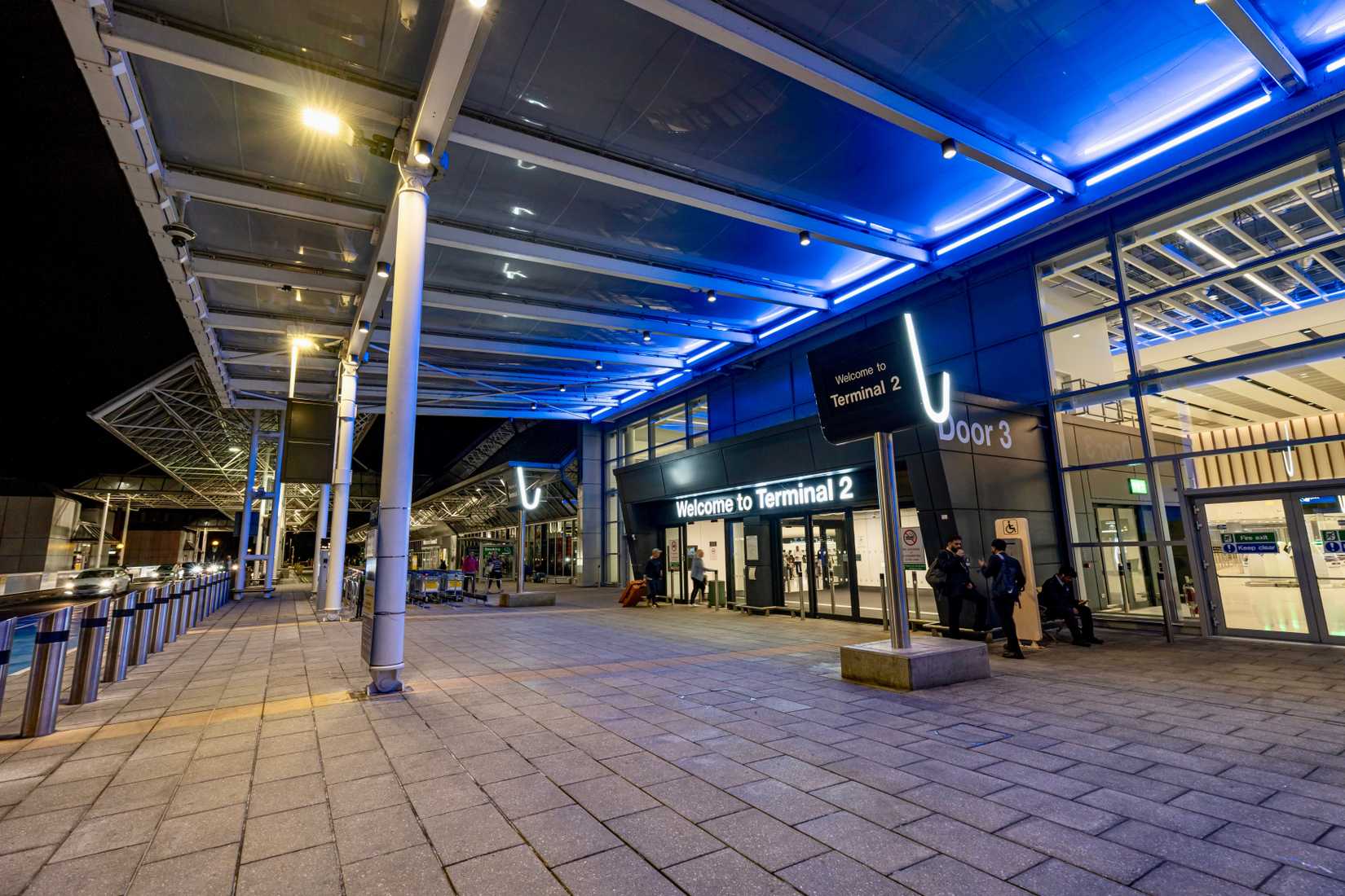 manchester airport terminal 2