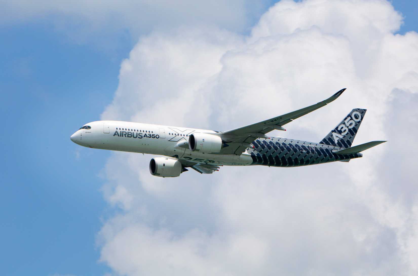Singapore Airshow 2016 A350 XWB flying display