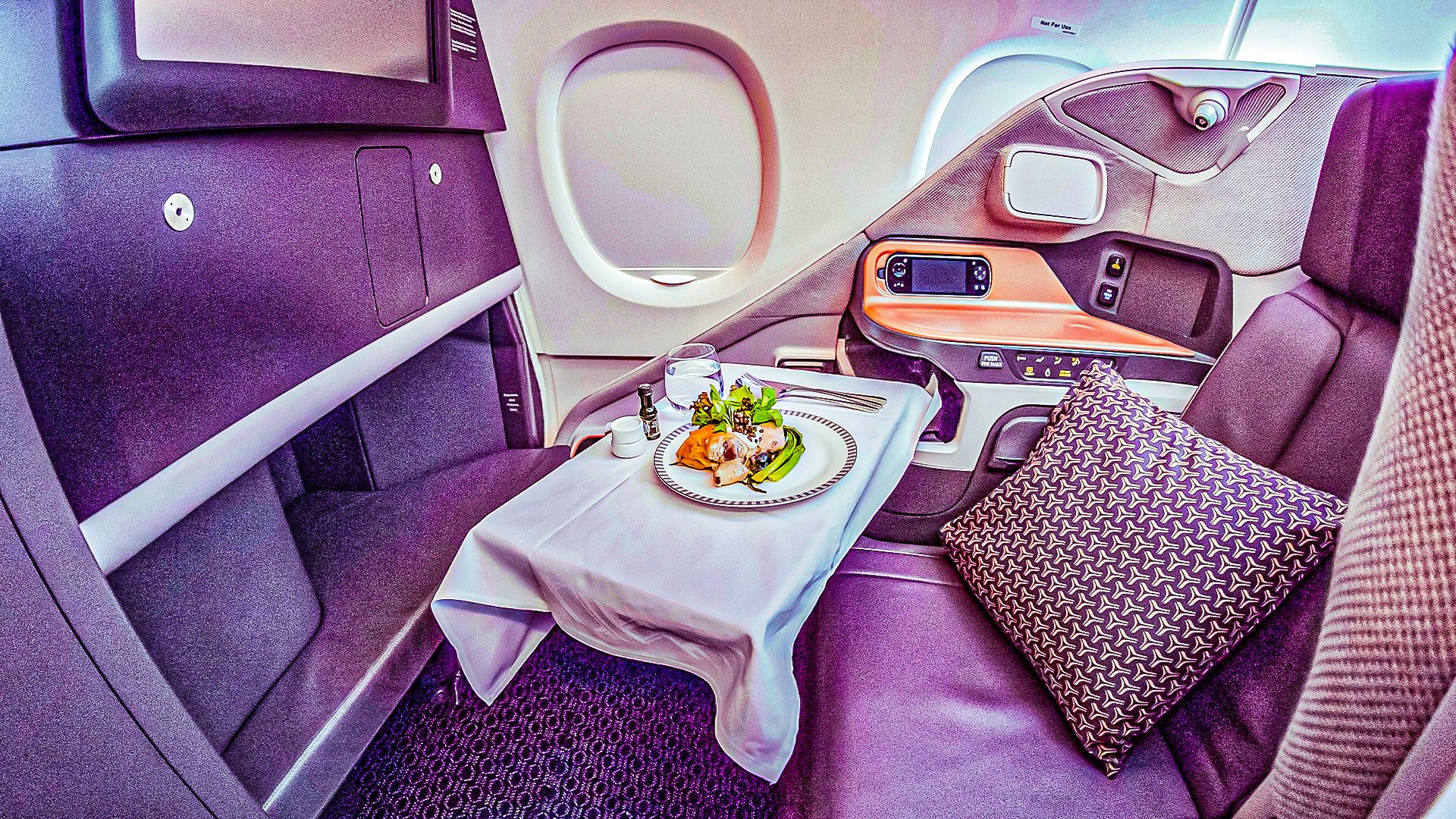 A Deeper Look At Singapore Airlines Business Class