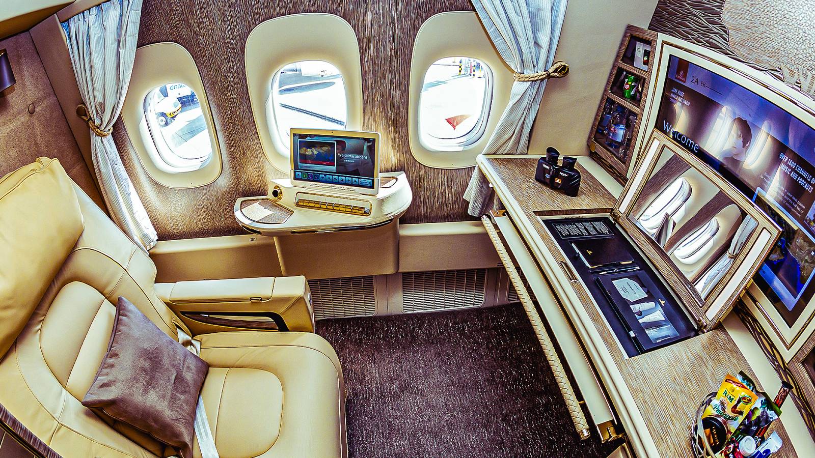 Sky-High Luxury: Comparing Qatar Airways & Emirates’ Premium Suites