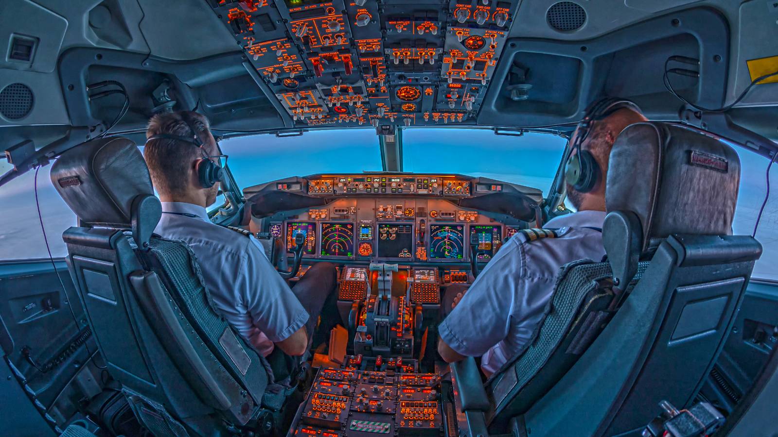 This Is How More Much More An Airline Captain Makes Than A First Officer