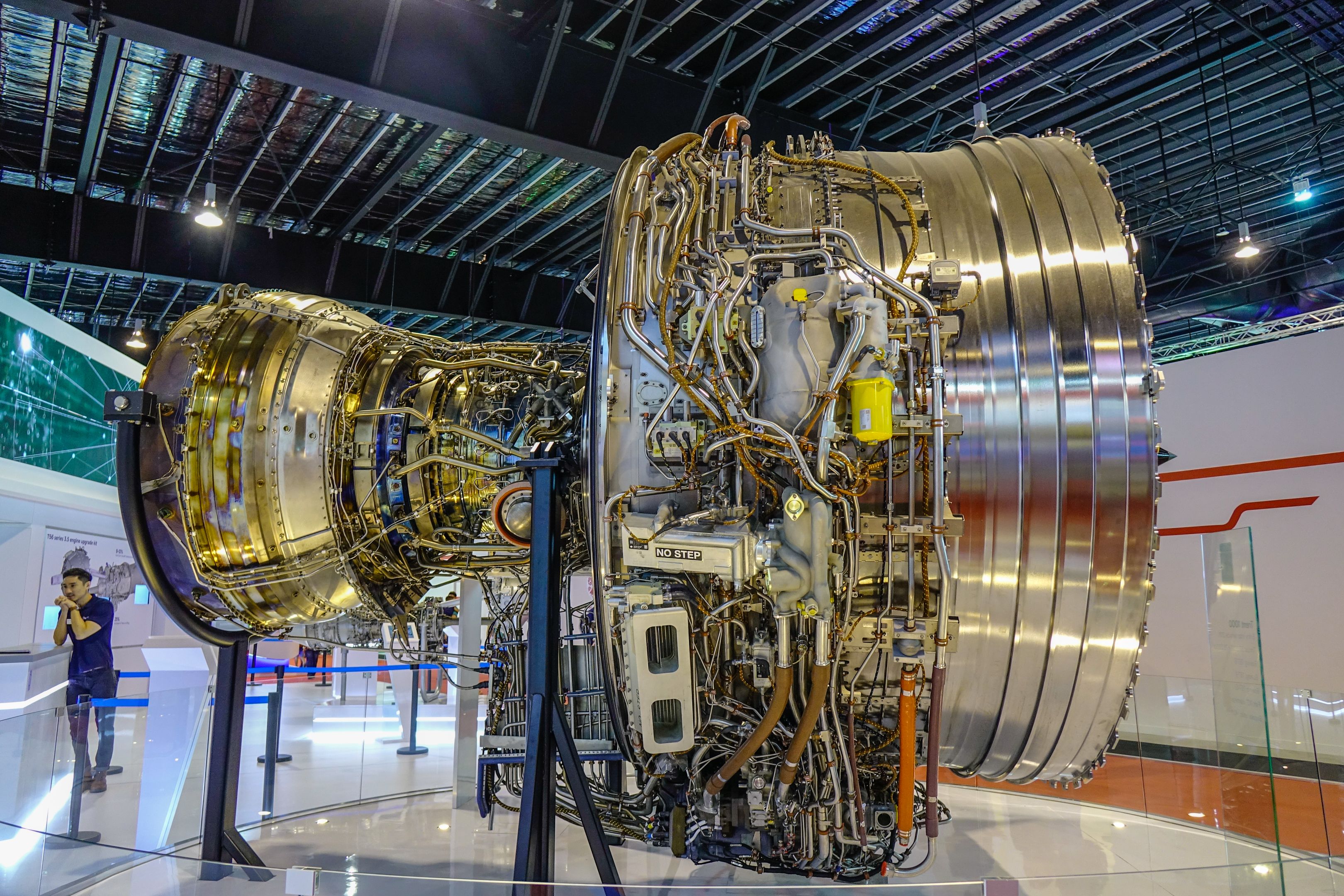 Turbofan Rolls-Royce Trent 1000 displayed in Changi, Singapore.