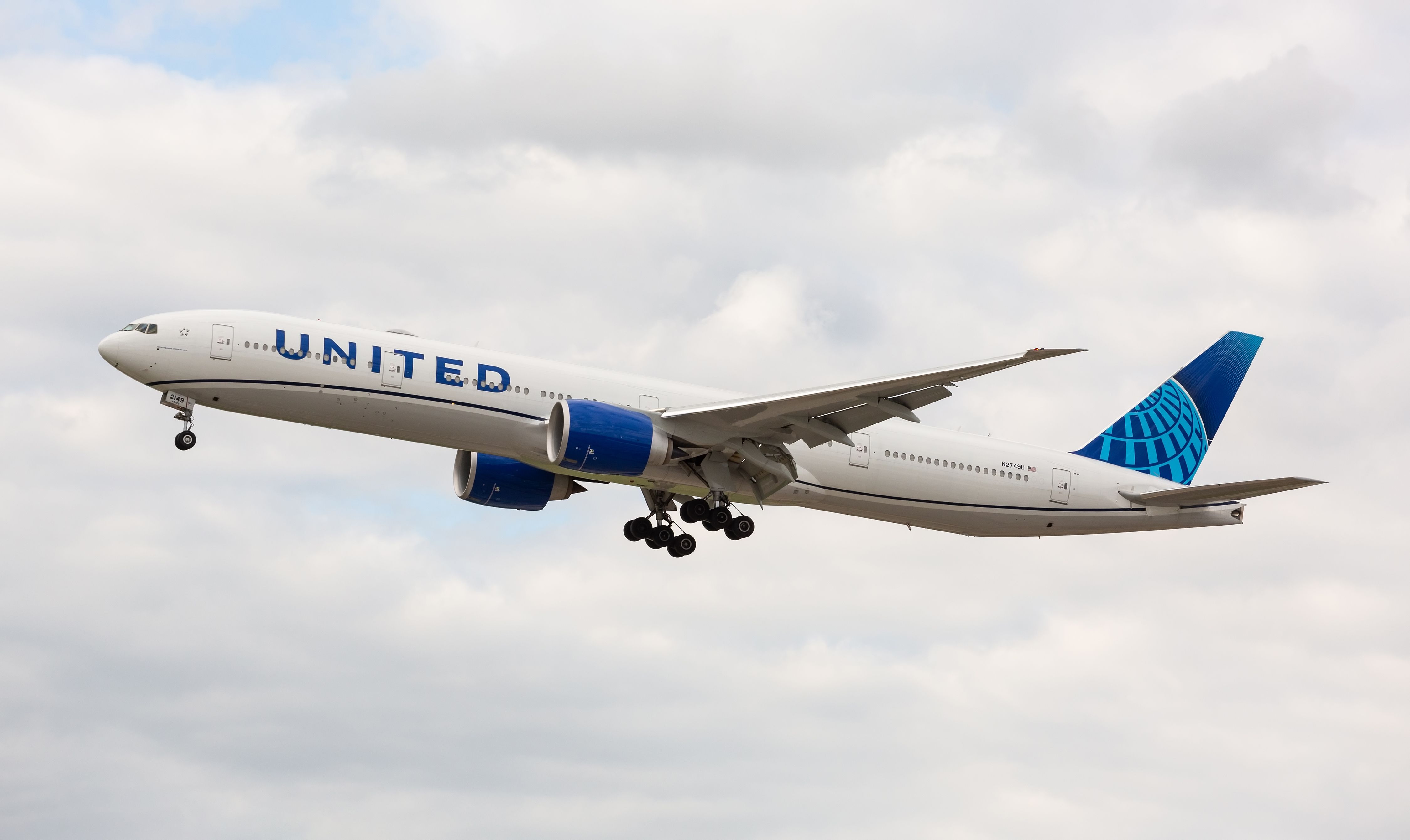 Why United Airlines Still Relies On The Boeing 777-300ER In 2025