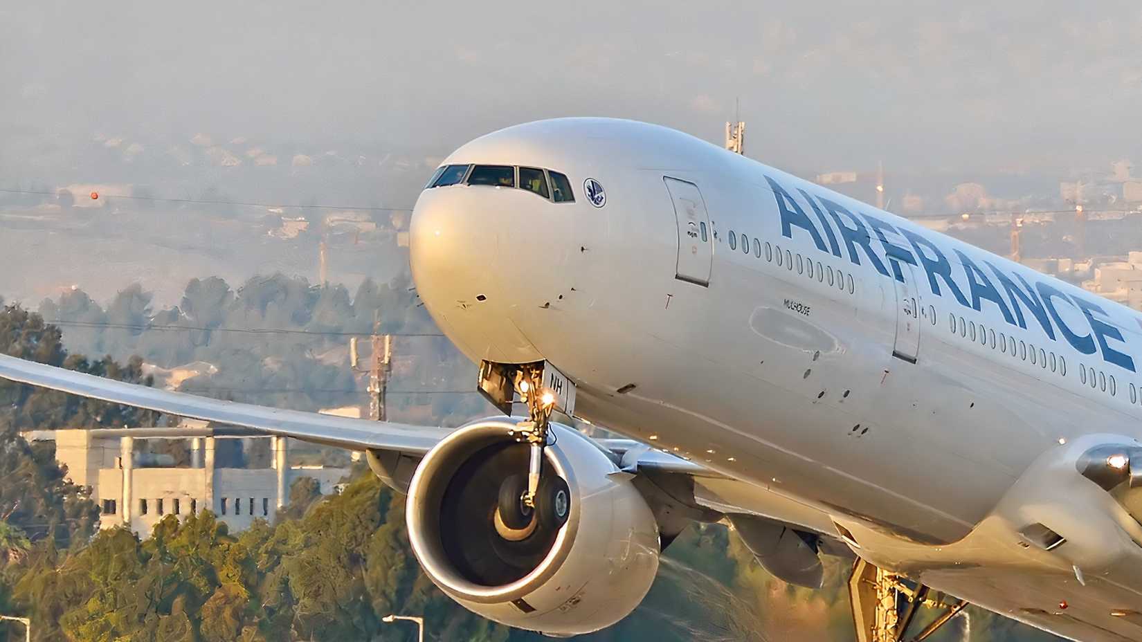 Air France Boeing 777-300ER on initial departure