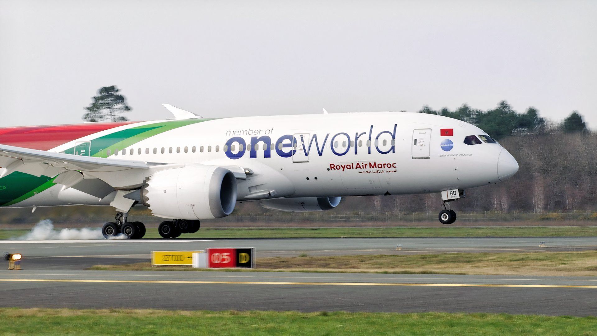 Royal Air Maroc Boeing 787-8 landing