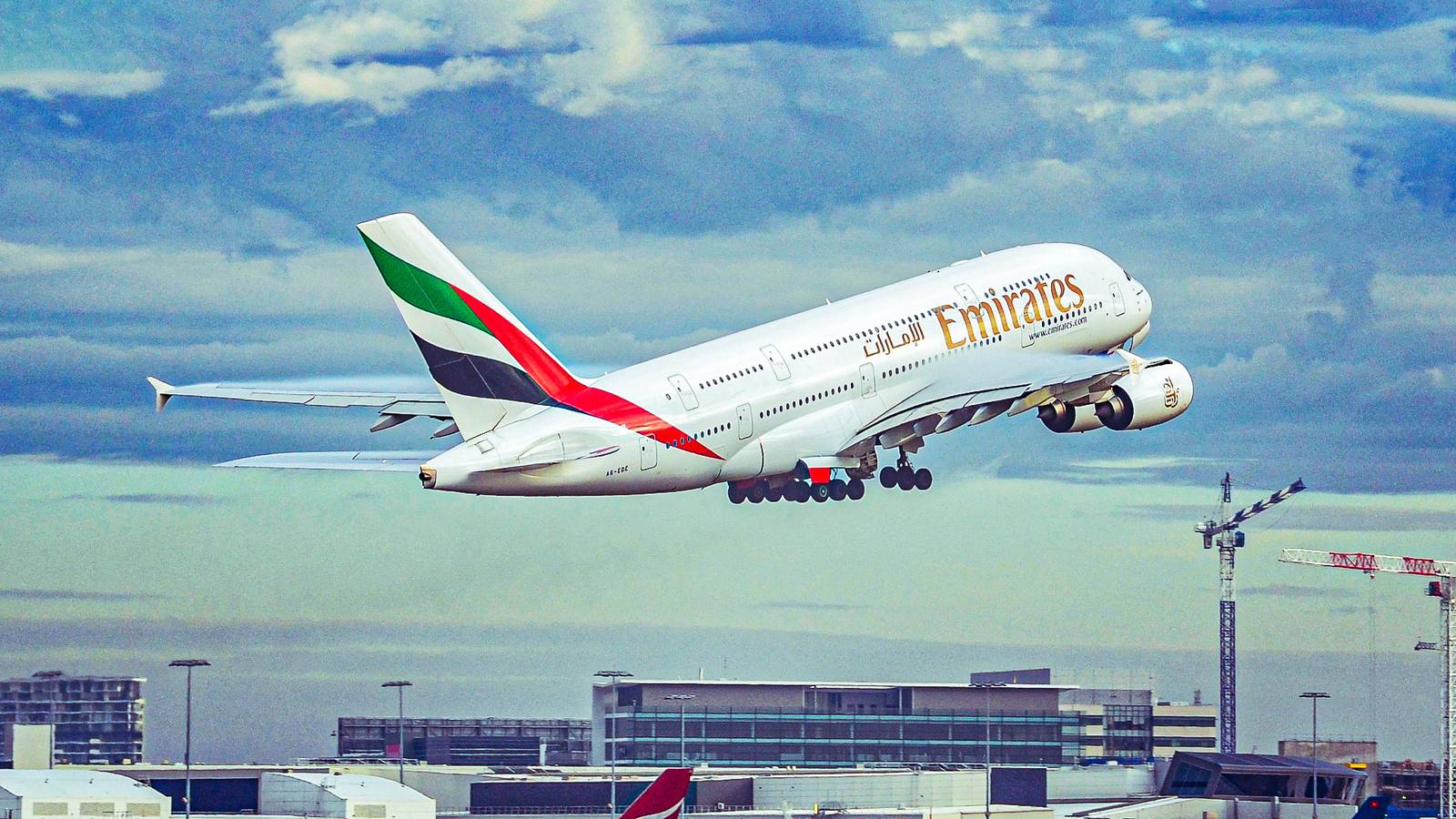 Straddle Fly Where Emirates Will Fly Its Airbus A380s In 2026