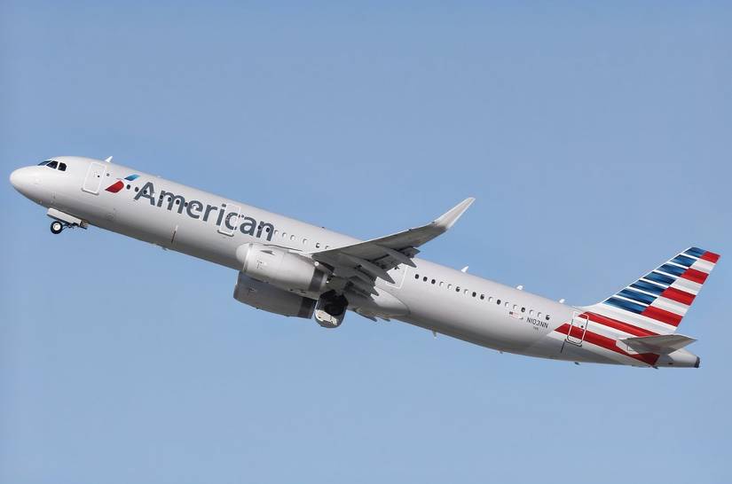 AA A321T taking off