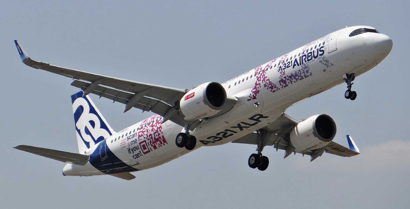 Airbus_A321_XLR_F-WWAB_at_Paris-Le_Bourget_Air_Show_2023_10