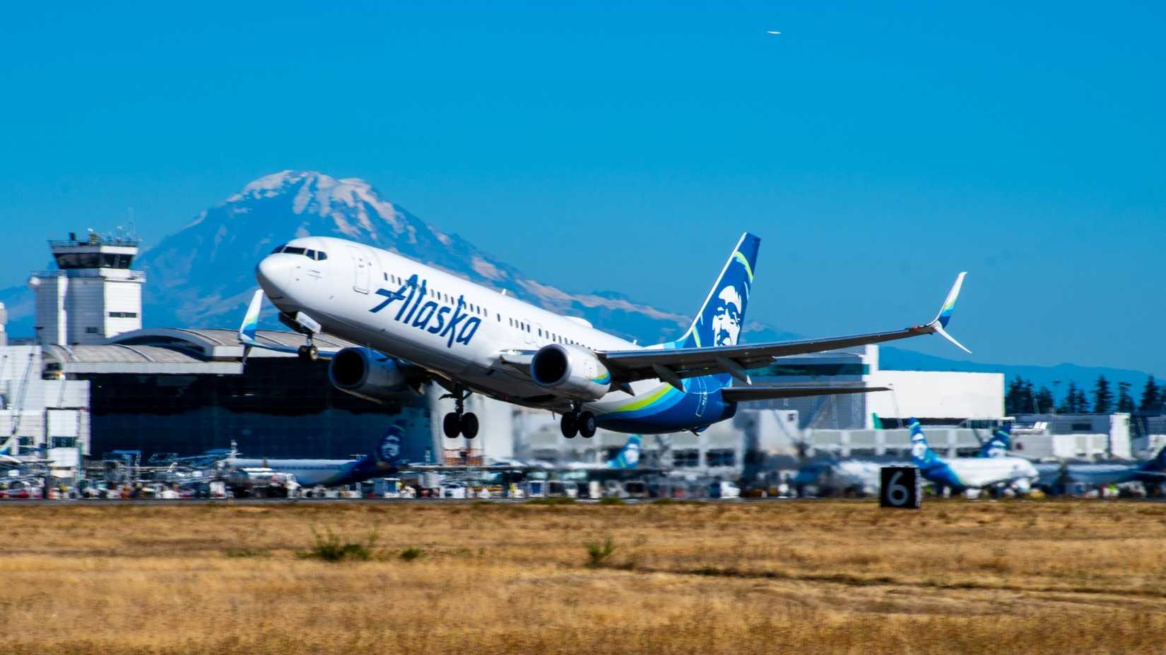 Alaska Airlines Boeing 737