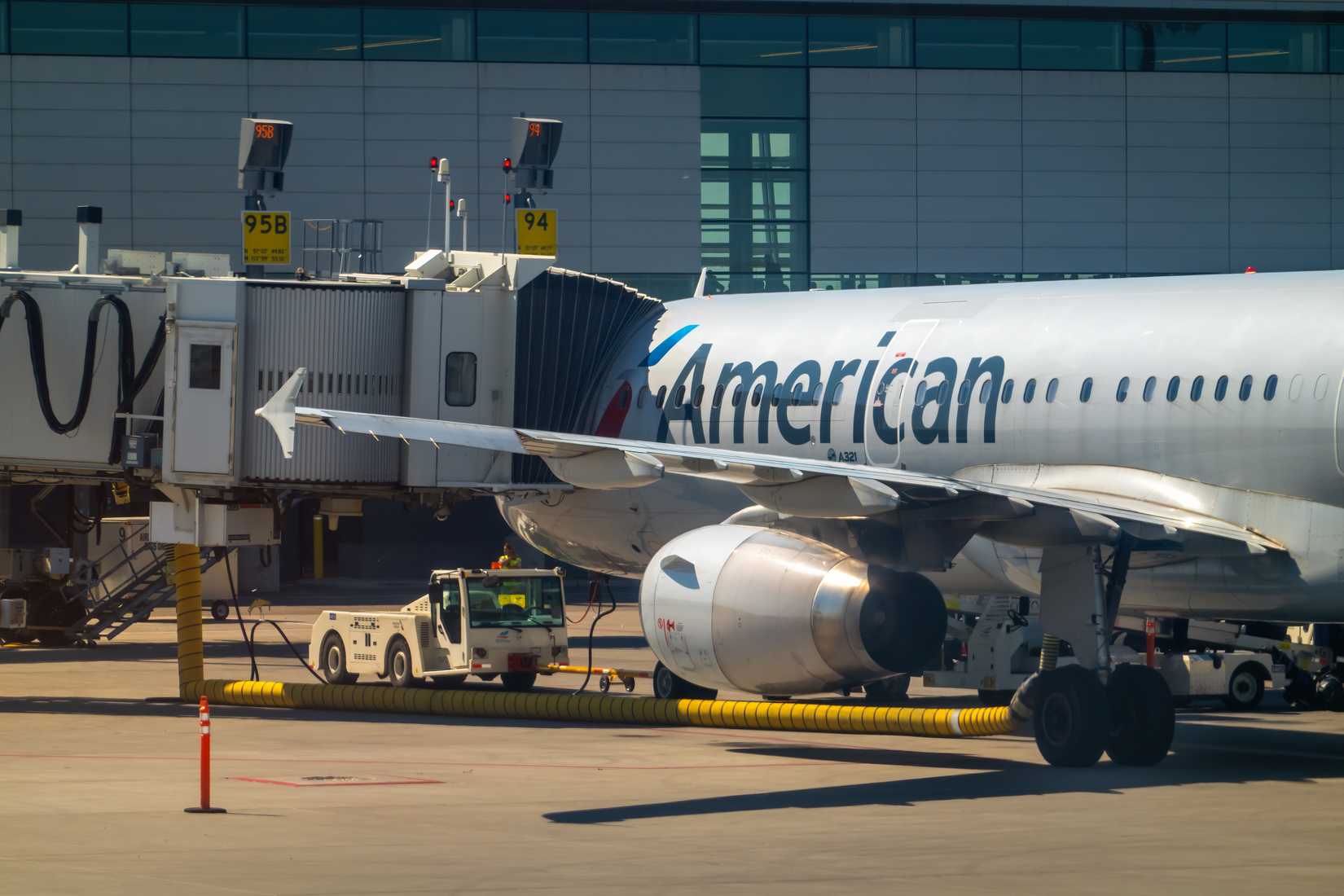 American Airlines Airbus A320 N649AW arrival at Phoenix Sky Harbor International Airport