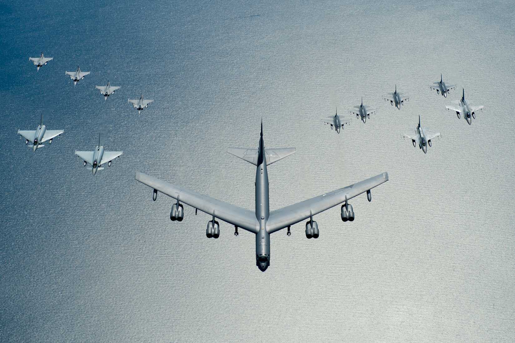  A United States Air Force ‪‎B-52‬ Stratofortress leads a formation of aircraft including two Polish air force ‪‎F-16‬ Fighting Falcons, four U.S. Air Force F-16 Fighting Falcons, two German ‪‎Eurofighter‬ ‎Typhoons and four ‪‎Swedish‬ ‎Gripens over the Baltic Sea