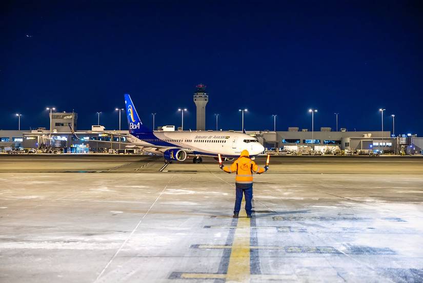 Boliviana Boeing 737 arrives in Dulles