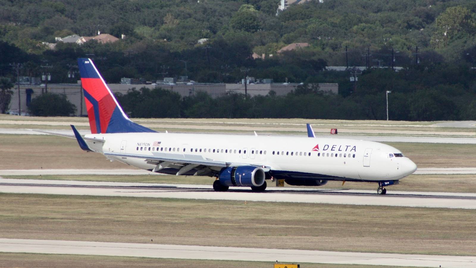 Boeing Sued By Law Professor After Allegedly Inhaling Toxic Fumes On Cross-Country Flight