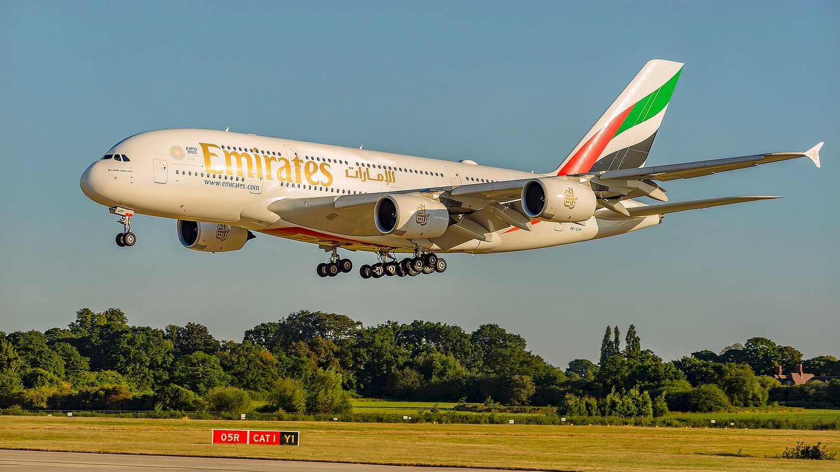Emirates 615-seat Airbus A380 final approach