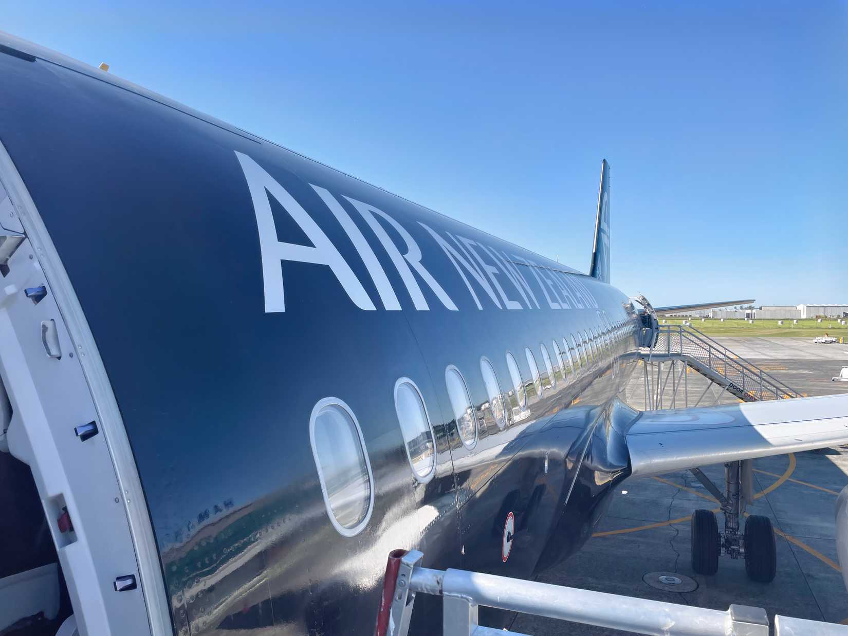 Hamilton Airport HLZ Air NZ A320  ZK-OAB boarding