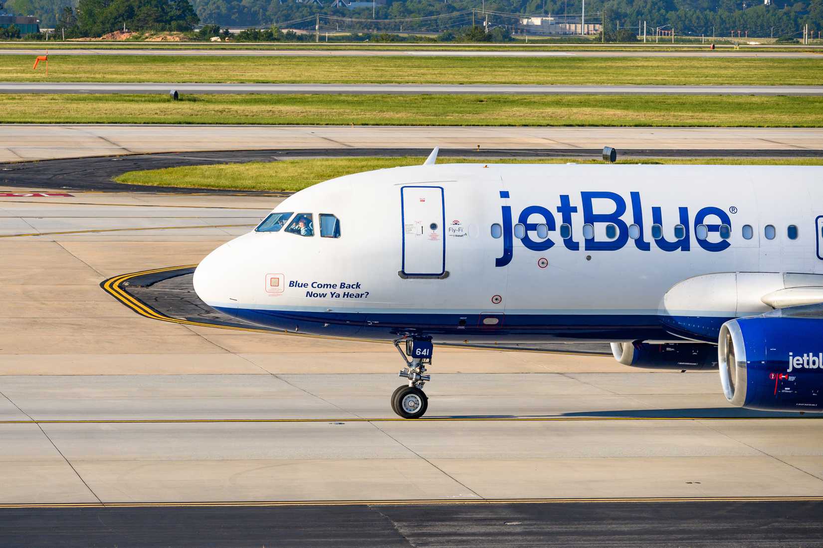 JetBlue Airways Arriving At Atlanta Airport