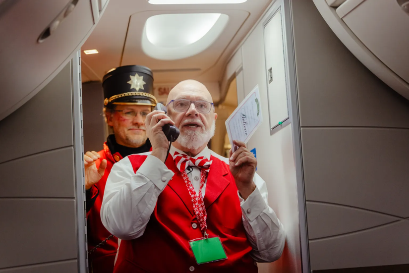 Alaska Airlines Santa Flight
