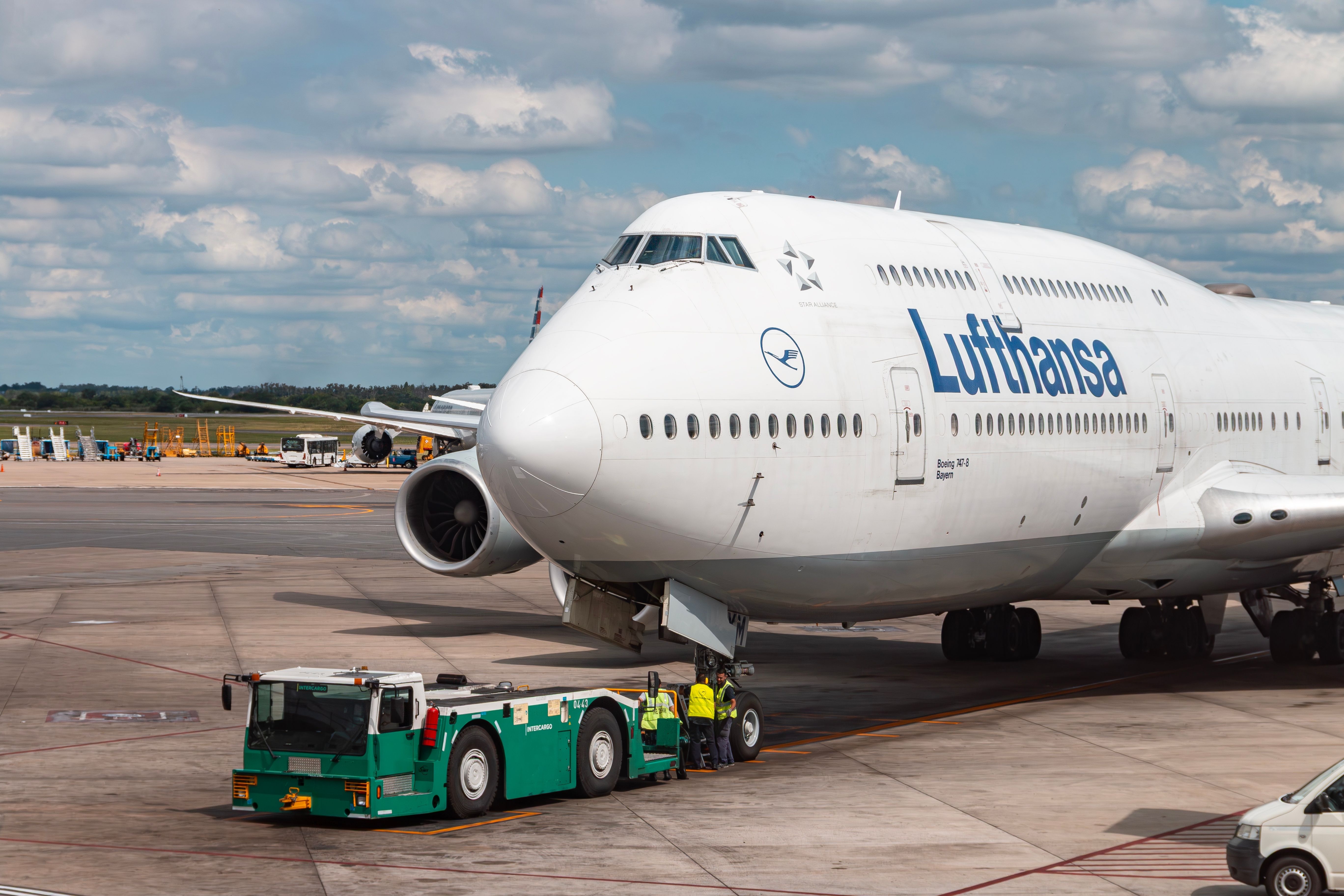 Lufthansa Is Reportedly Selling Two Boeing 747-8s To The US Air Force