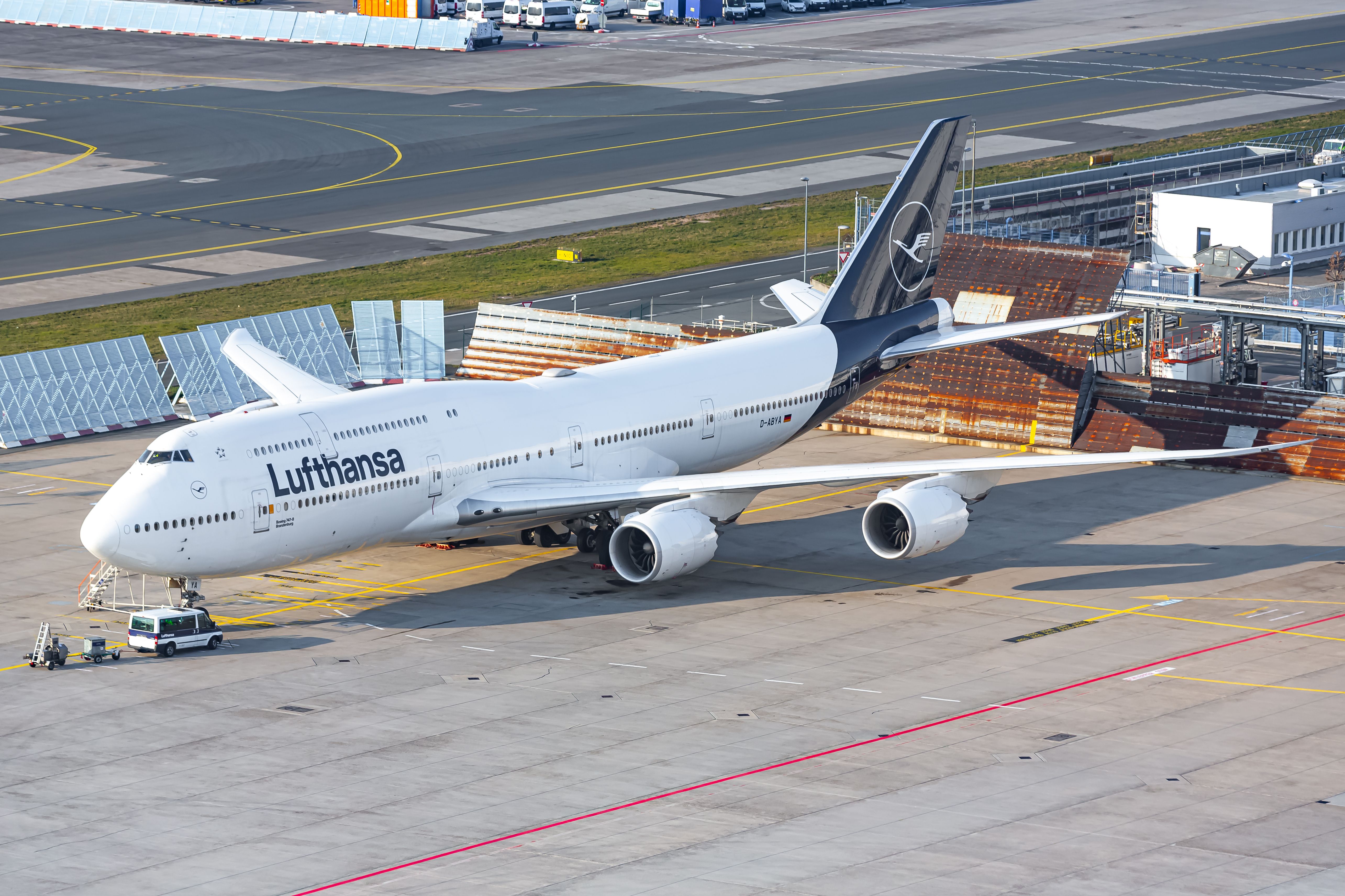 Lufthansa Is Reportedly Selling Two Boeing 747-8s To The US Air Force