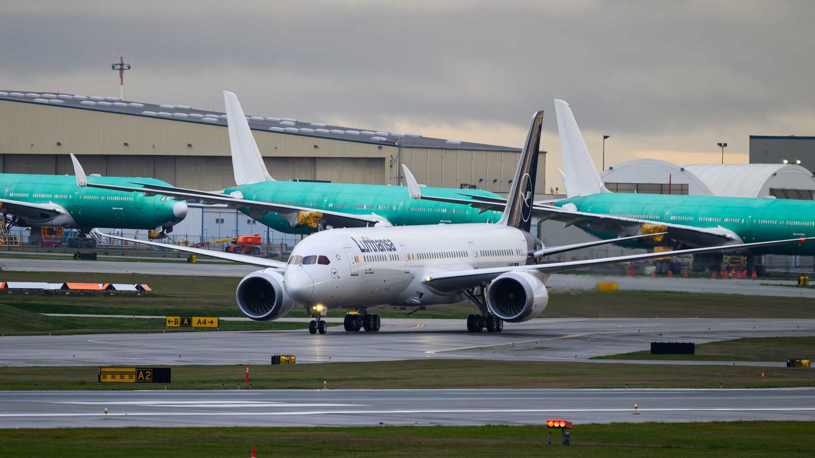 Lufthansa Boeing 787-9 Dreamliner taxiing during testing at Everett Paine Field
