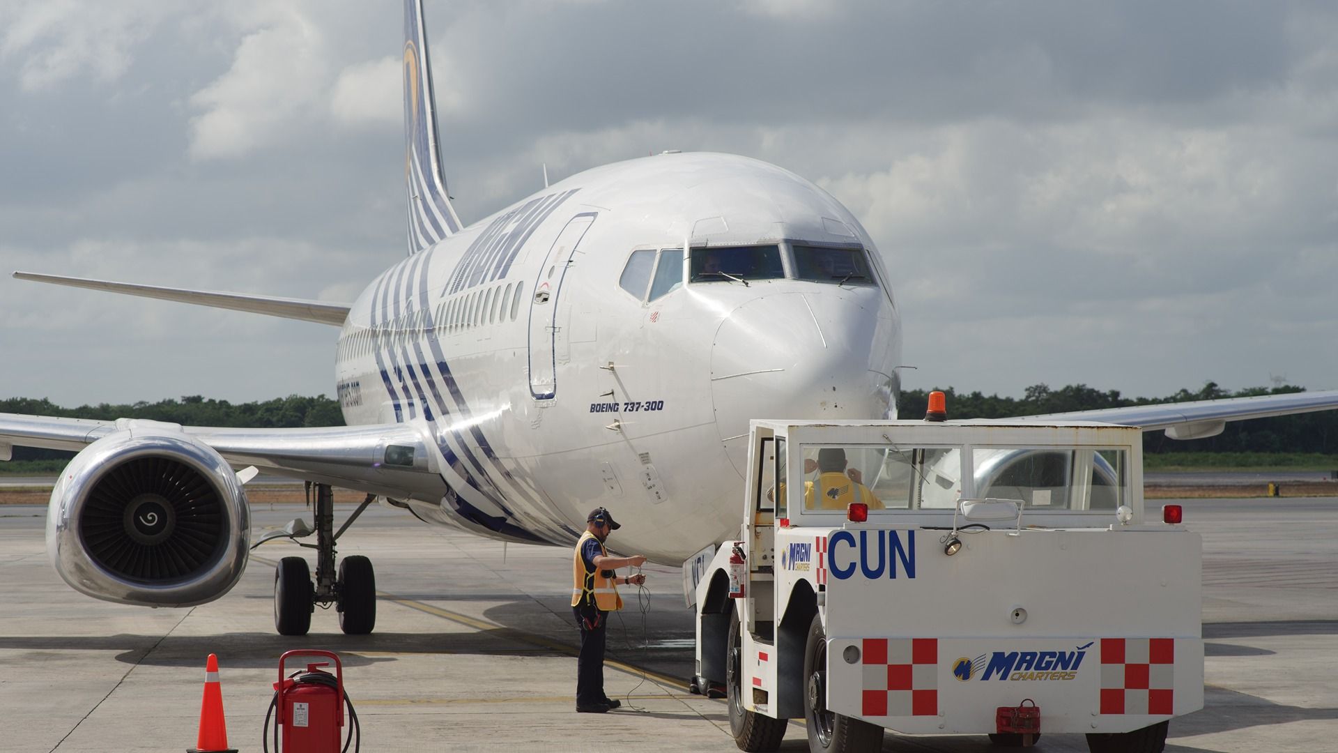 Cockpit Standoff: Boeing 737 Captain Triggers Hijacking Response Over Pay Dispute