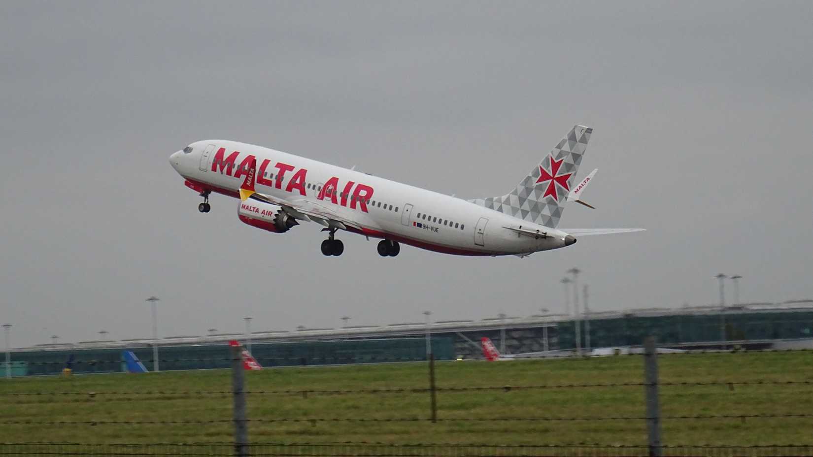 malta air boeing 737 max 8200