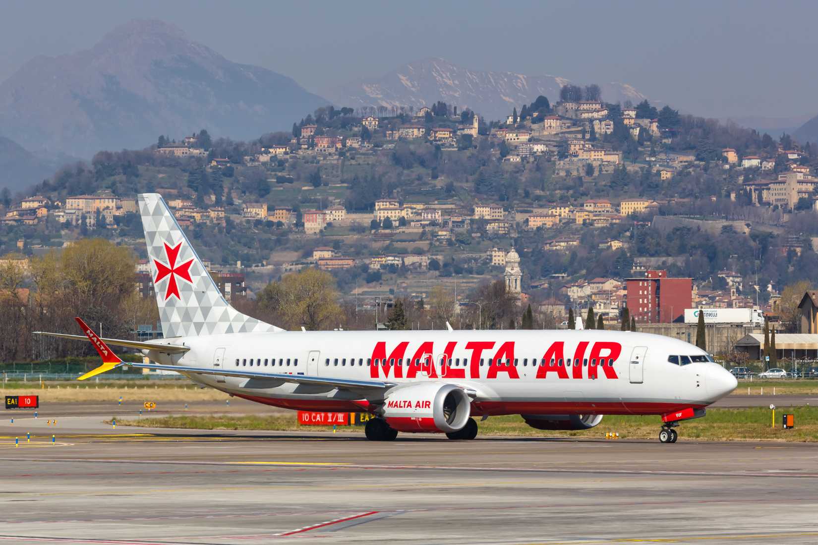 Malta Air Boeing 737 MAX 8200