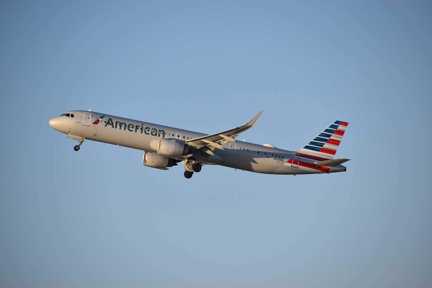  American Airlines A321-253(NX)