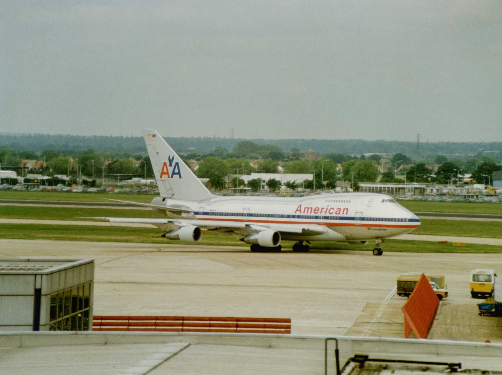 N602AA was a Boeing 747SP-31 on taxi at London Heathrow