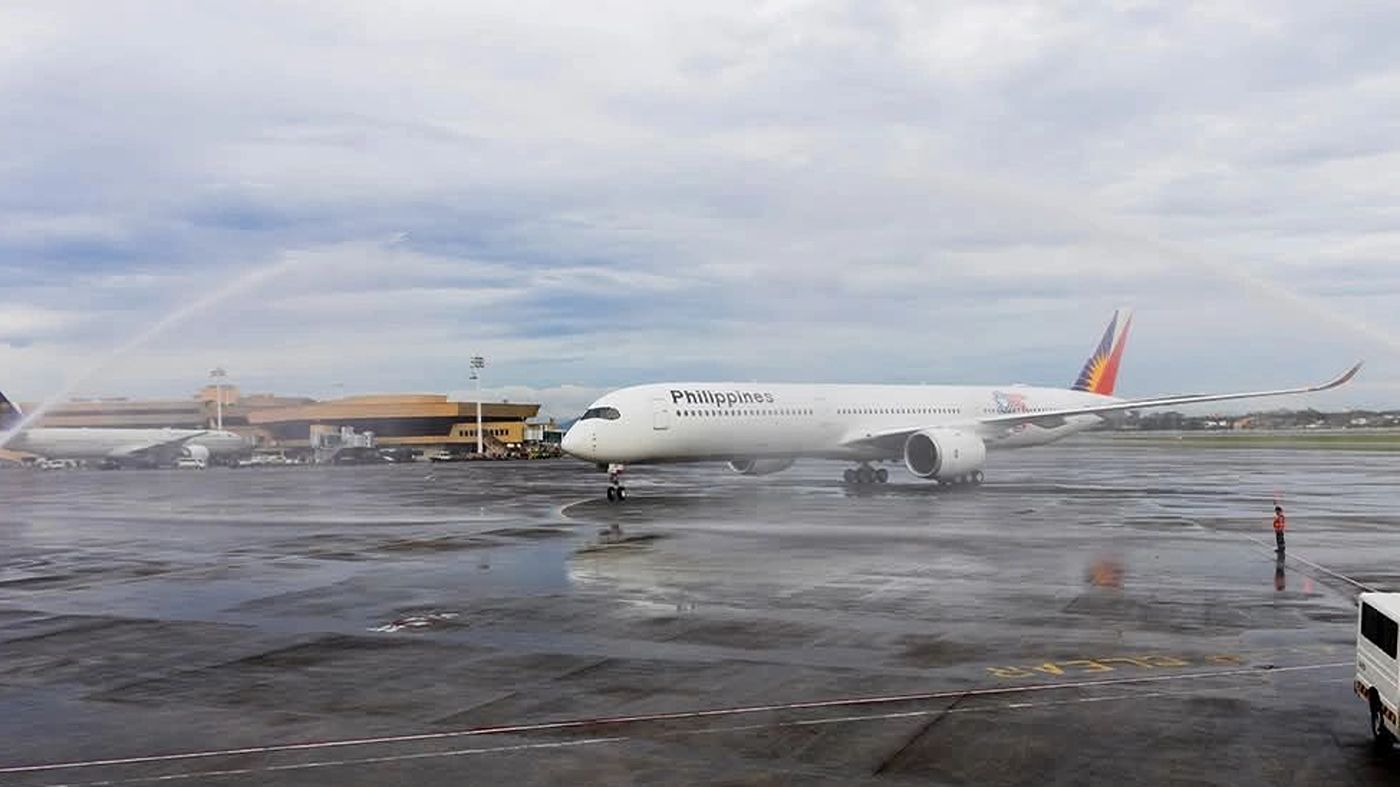 pal a350-1000 arrival water salute