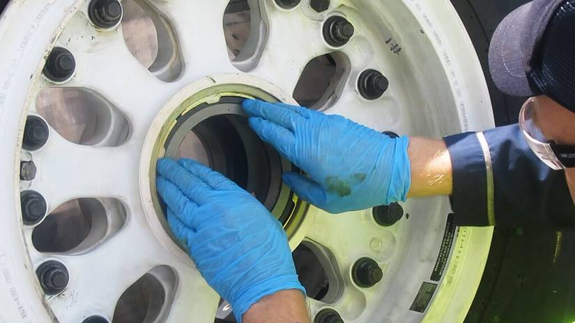 Reinstallation of a wheel bearing