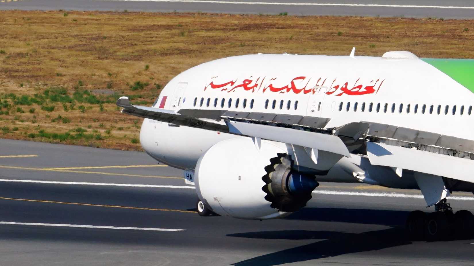 Royal Air Maroc Boeing 787 rolling out after landing