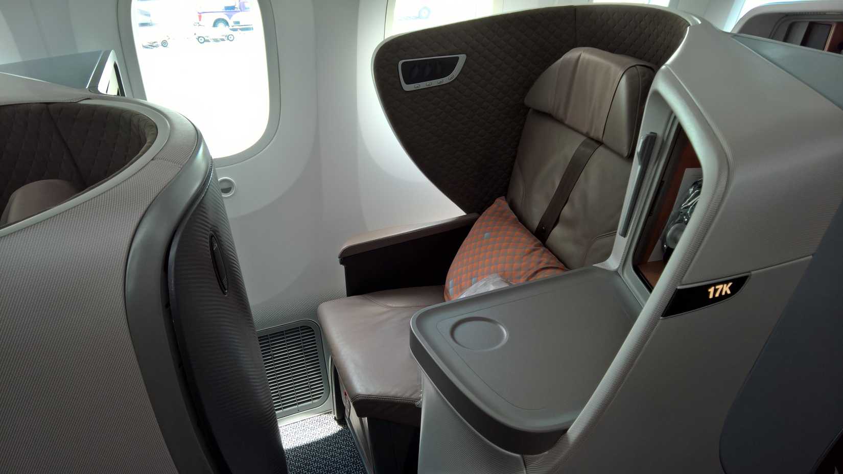 Singapore Airlines Boeing 787-10 Business Class