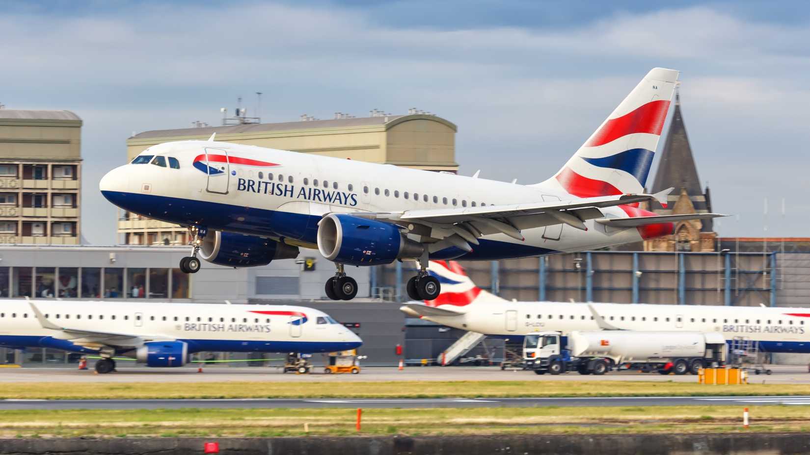 British Airways Airbus A318 Landing At London City Airport