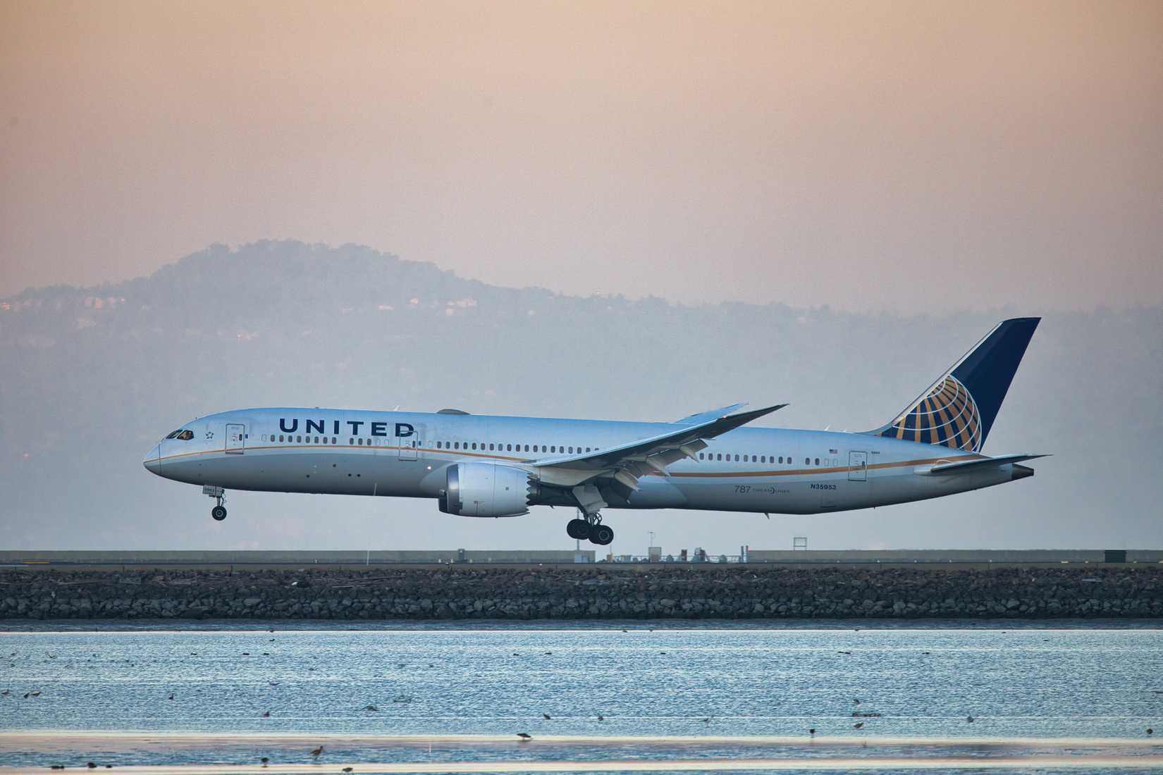 United Airlines Boeing 787 aircraft 