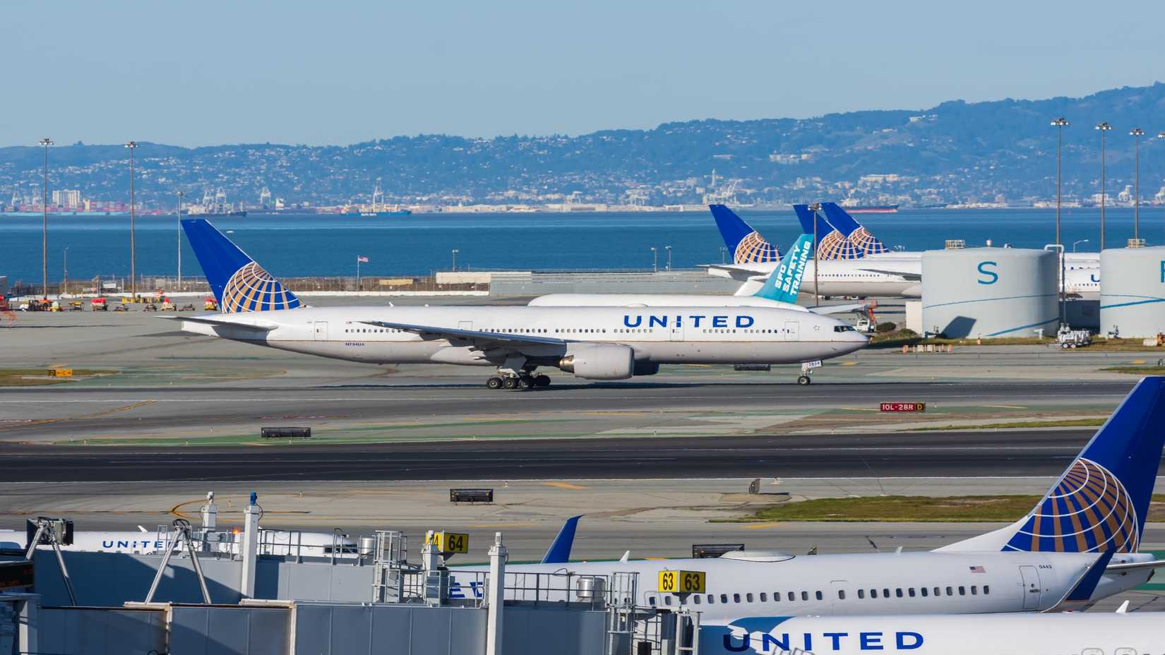 United Airlines aircraft at San Francisco Airport 