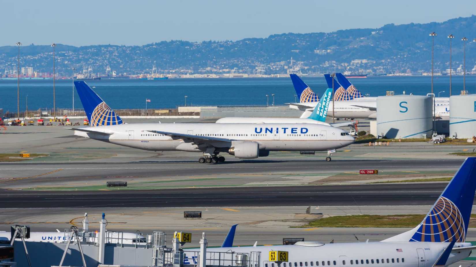 United Airlines Boeing 777-200ER Taxiing At SFO