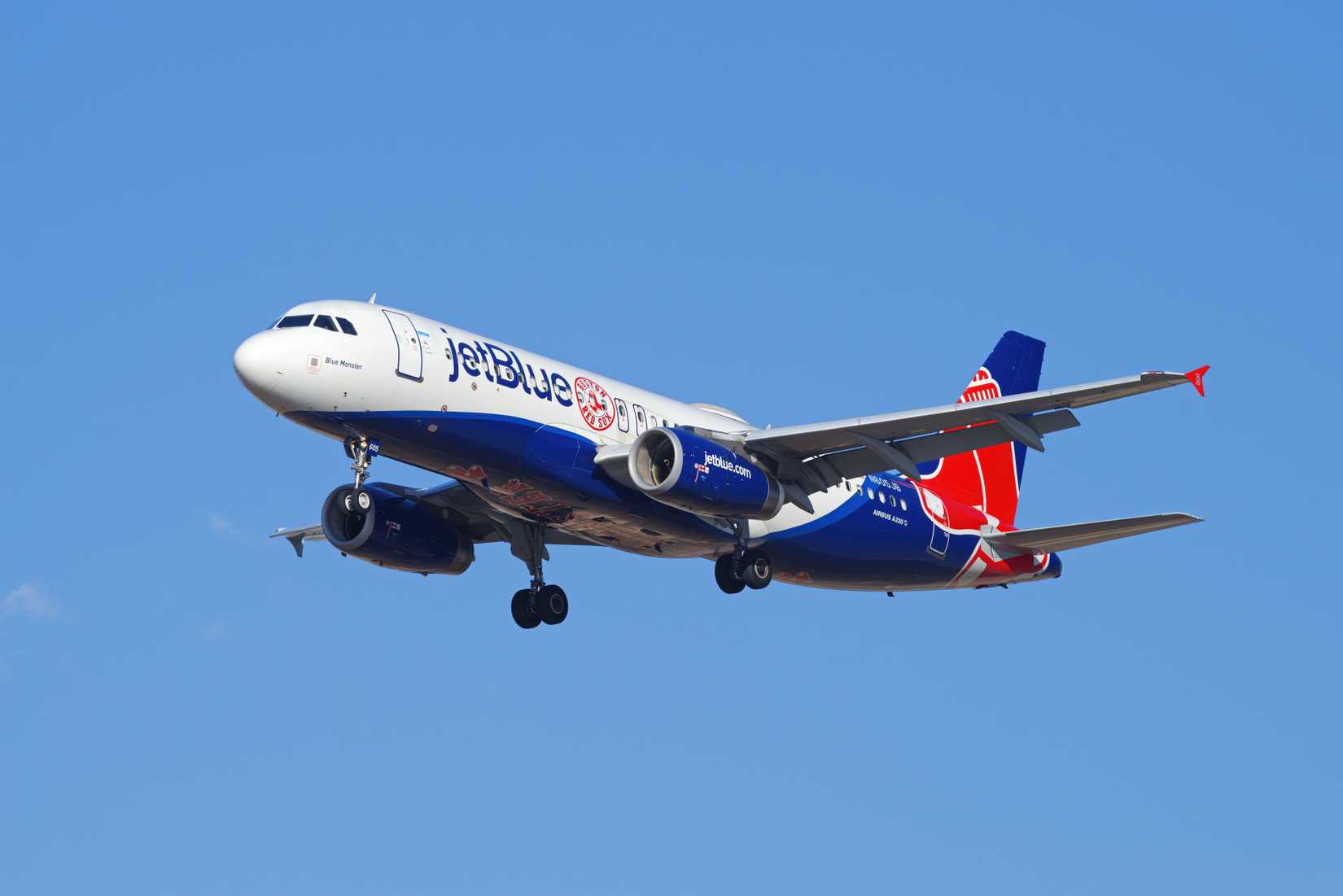 JetBlue Airbus A320-200 (N605LB "Red Sox") On Approach