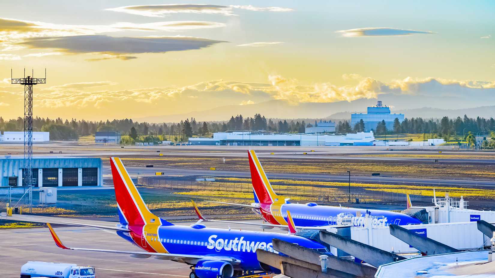 southwest 737s parked at the gate washington