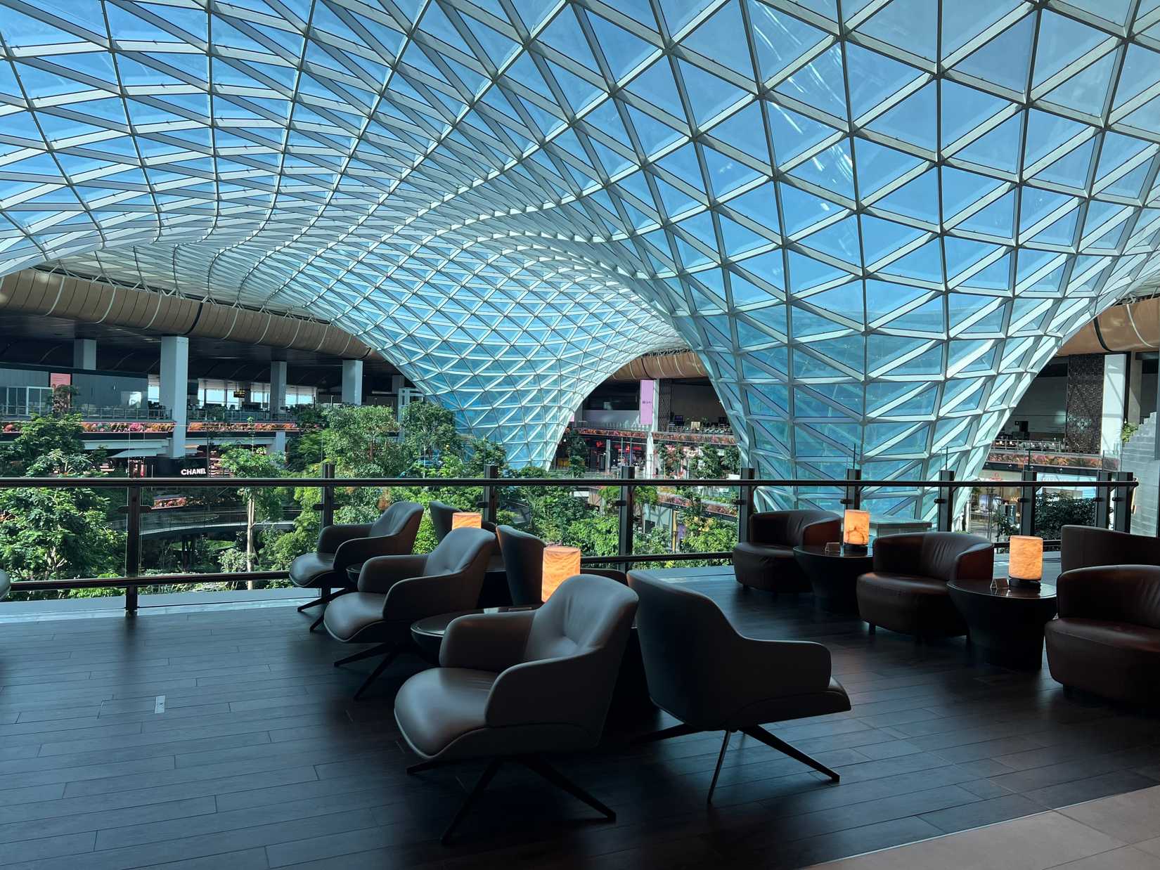 Qatar Airways Al Mourjan Lounge 