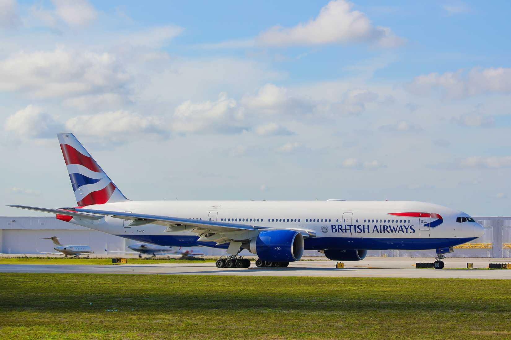 Boeing 777 British Airways рулить у Форт-Лодердейлі