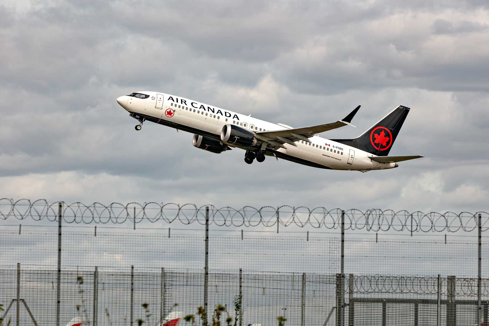 Air Canda 737 Max takeoff