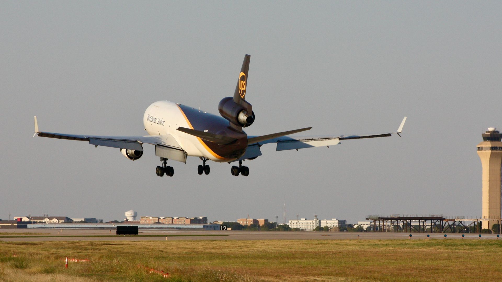 ups md-11 flying