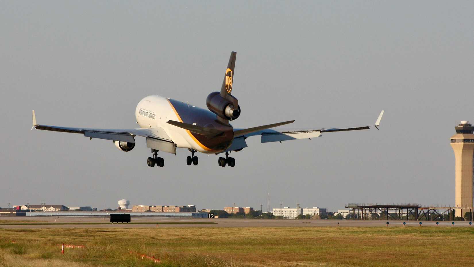 ups md-11 flying