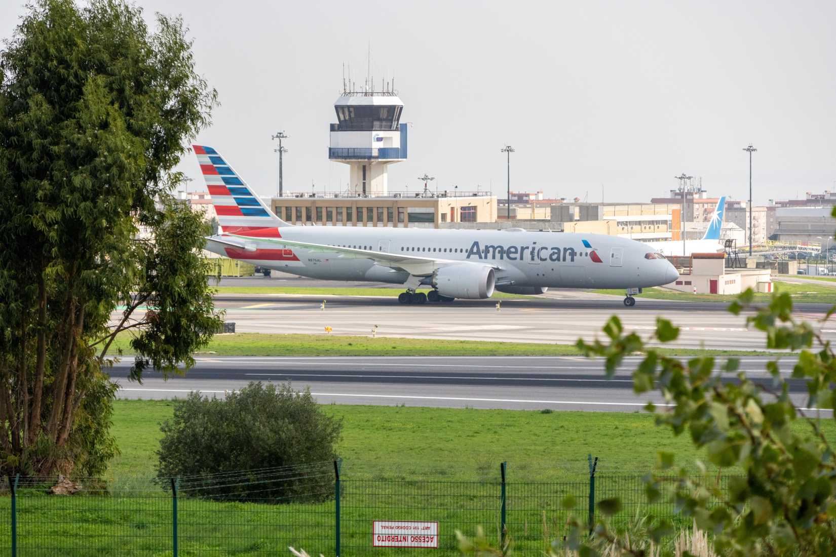 American Airlines Boeing 787 aircraft on the runway 
