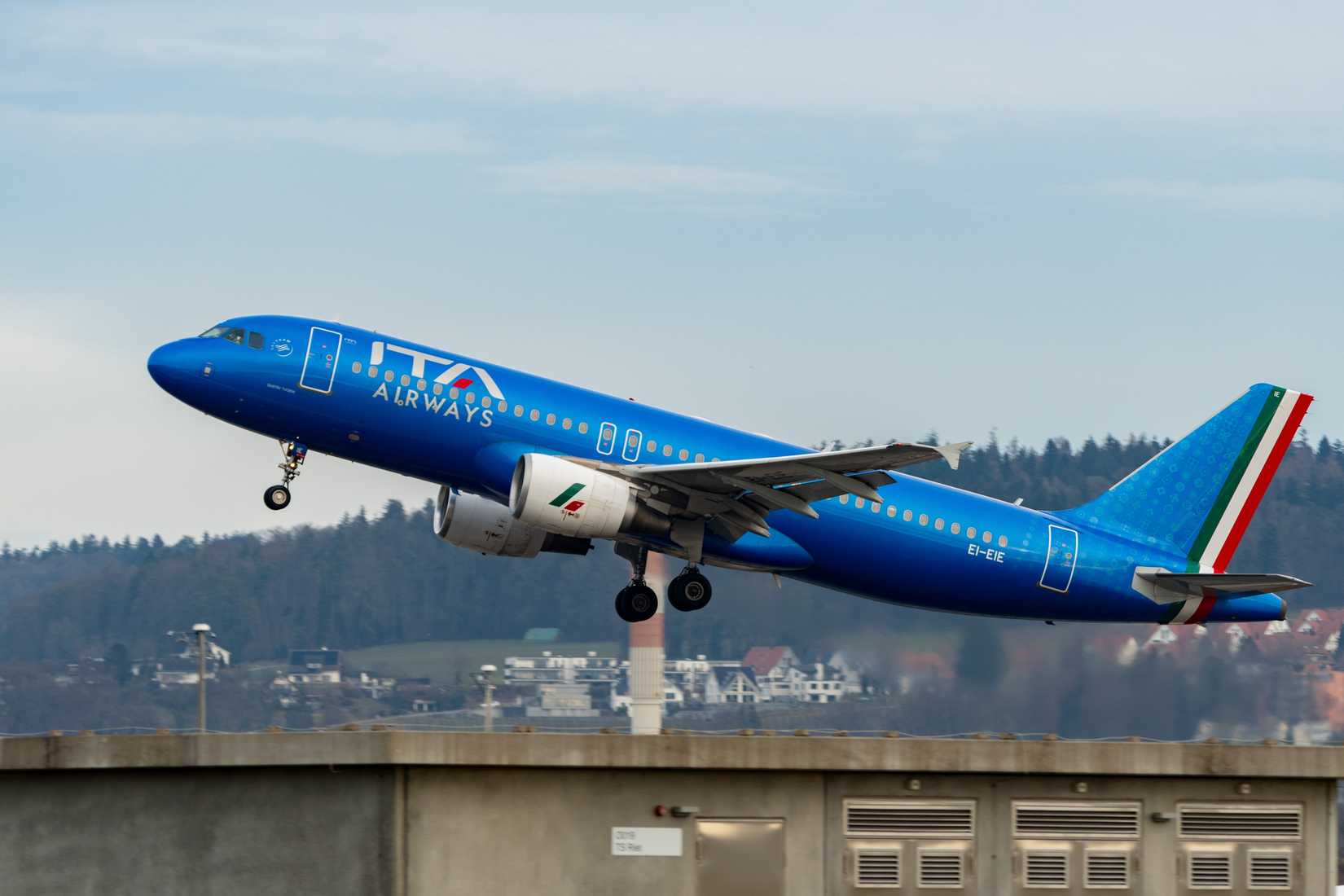 ITA Airways Airbus A320 Departing Zurich
