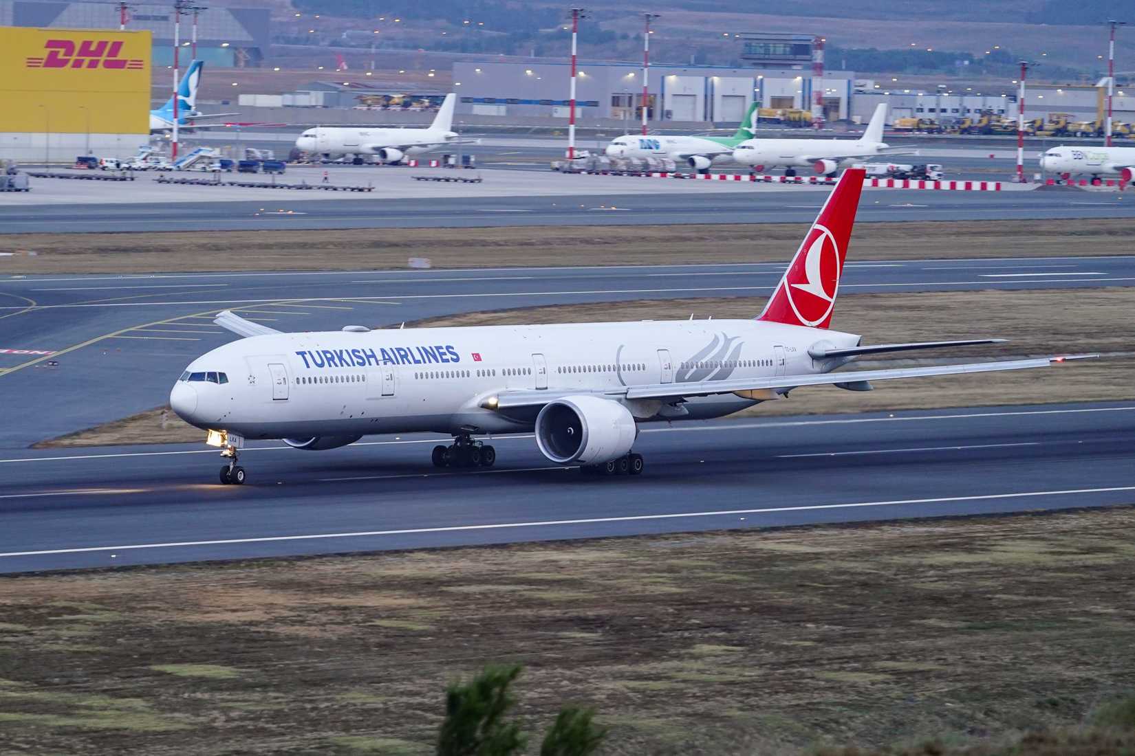 Turkish Airlines Boeing 777 In Istanbul