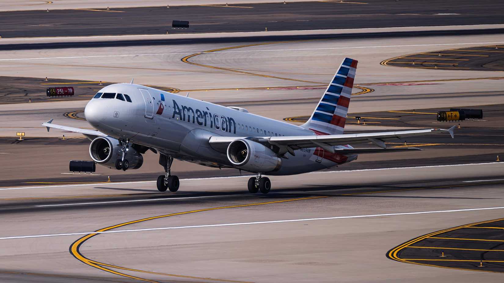 An American Airlines Airbus A320 taking off