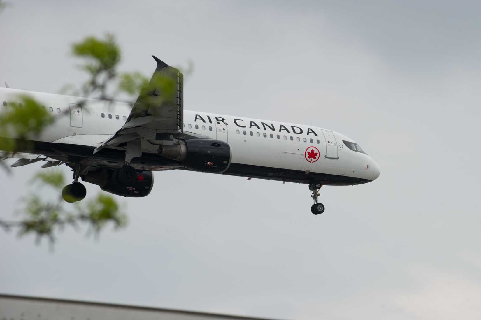 Air Canada Airbus A321 Landing In Toronto